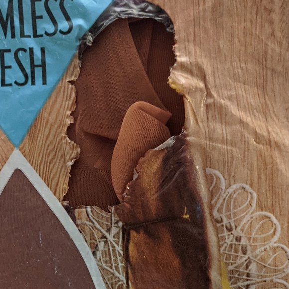 Vintage 3 Pack “First Quality Seamless Mesh Run Resist” Thigh-high Stockings - Picture 2 of 6